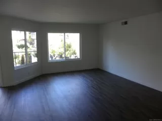 Photo #3: 240026037 Listing 