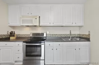 Photo #5: 240026046 Listing