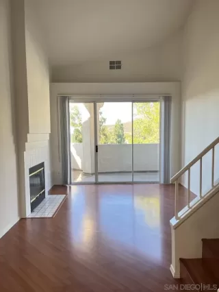 Photo #1: 240026073 Listing