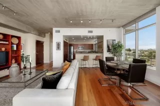 Photo #3: 240026085 Listing