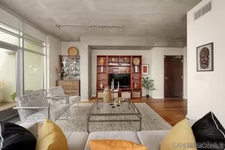 Photo #4: 240026085 Listing