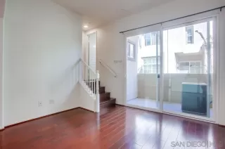 Photo #4: 240026096 Listing