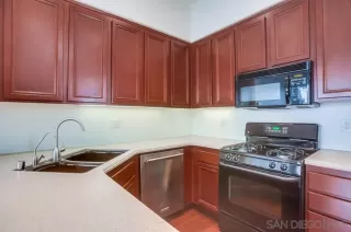 Photo #5: 240026096 Listing