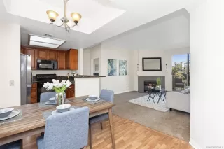 Photo #4: 240026179 Listing