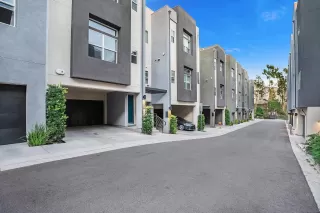 Photo #4: 240026195 Listing