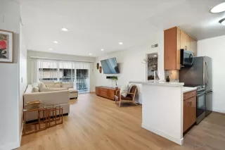 Photo #2: 240026211 Listing 