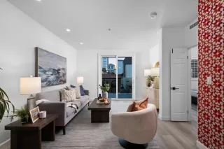 Photo #1: 240026258 Listing 