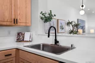 Photo #6: 240026258 Listing 