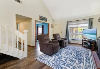 Photo #3: 240026302 Listing