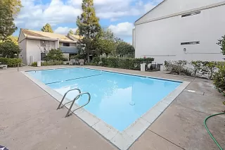 Photo #2: 240026315 Listing