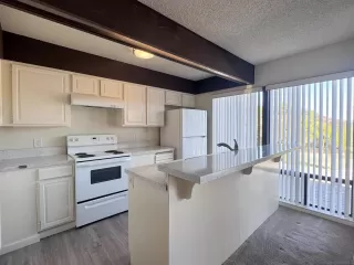 Photo #3: 240026333 Listing 