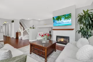 Photo #5: 240026348 Listing