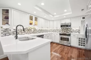 Photo #6: 240026367 Listing