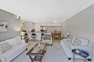 Photo #2: 240026389 Listing