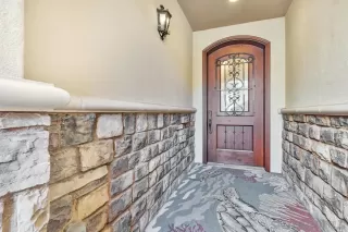 Photo #3: 240026401 Listing