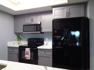 Photo #3: 240026464 Listing