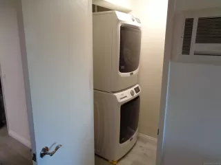 Photo #6: 240026464 Listing