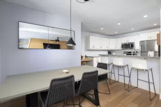 Photo #2: 240026603 Listing