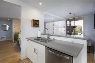 Photo #4: 240026603 Listing