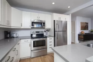 Photo #5: 240026603 Listing