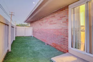 Photo #2: 240026673 Listing