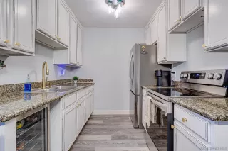 Photo #3: 240026673 Listing