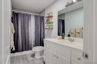 Photo #6: 240026673 Listing