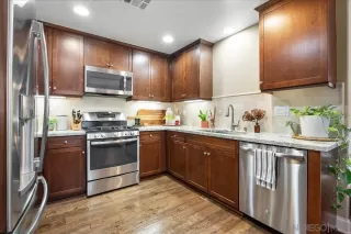 Photo #3: 240026677 Listing