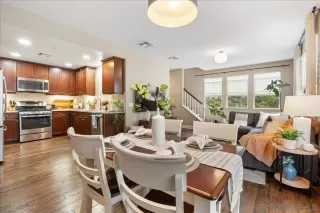 Photo #5: 240026677 Listing