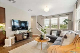 Photo #6: 240026677 Listing