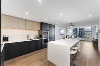 Photo #5: 240026686 Listing