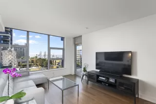 Photo #6: 240026686 Listing