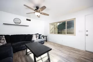 Photo #5: 240026717 Listing