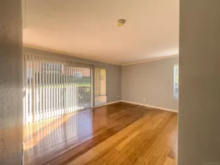 Photo #3: 240026739 Listing