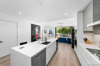 Photo #2: 240026804 Listing