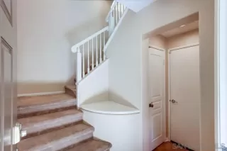 Photo #1: 240026856 Listing