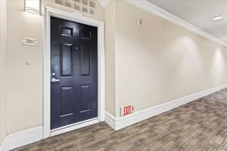 Photo #2: 240026884 Listing