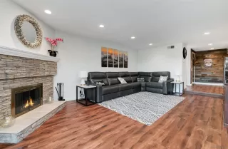 Photo #1: 240026887 Listing