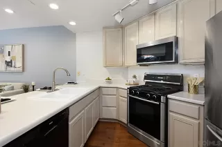 Photo #2: 240026899 Listing