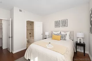 Photo #4: 240026899 Listing