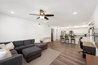 Photo #5: 240026954 Listing