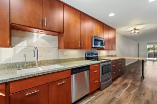 Photo #1: 240026955 Listing