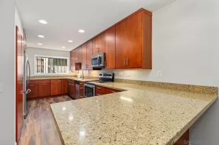 Photo #5: 240026955 Listing