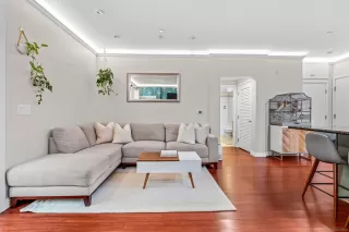 Photo #6: 240026988 Listing 