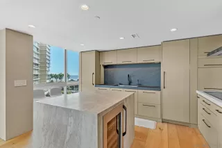 Photo #6: 240027016 Listing