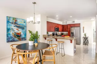 Photo #3: 240027025 Listing