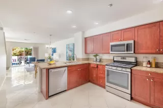 Photo #5: 240027025 Listing