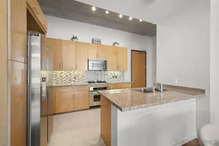 Photo #2: 240027068 Listing 