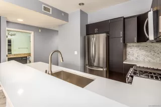 Photo #5: 240027081 Listing