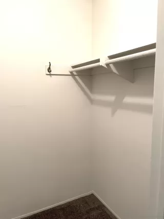 Photo #6: 240027103 Listing